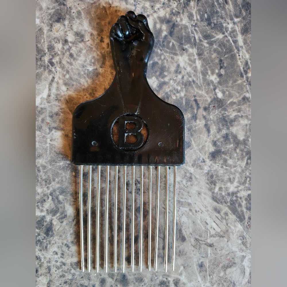 Black Hair Pick with Metal Teeth
